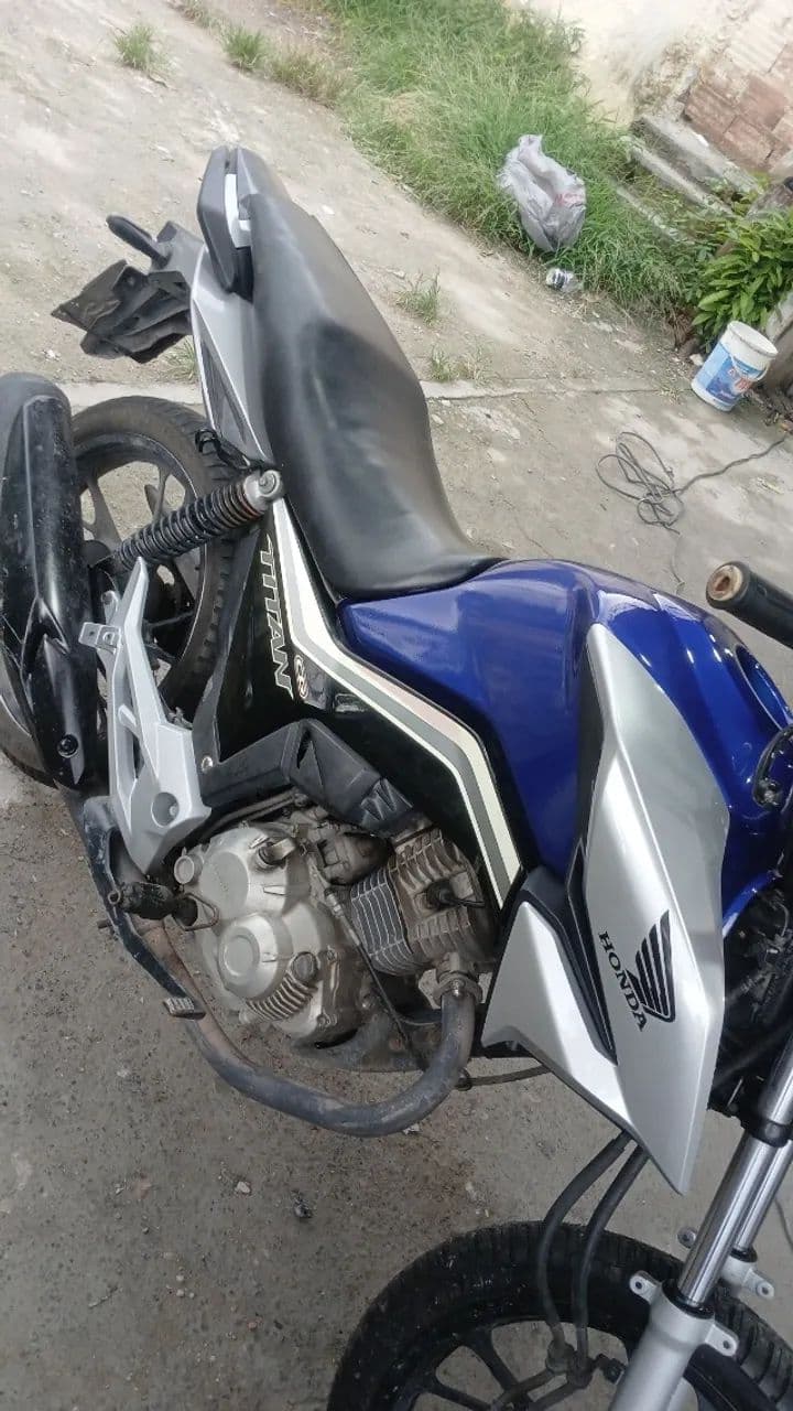 Titan 160