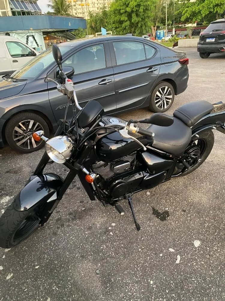 Suzuki Boulevard M800 