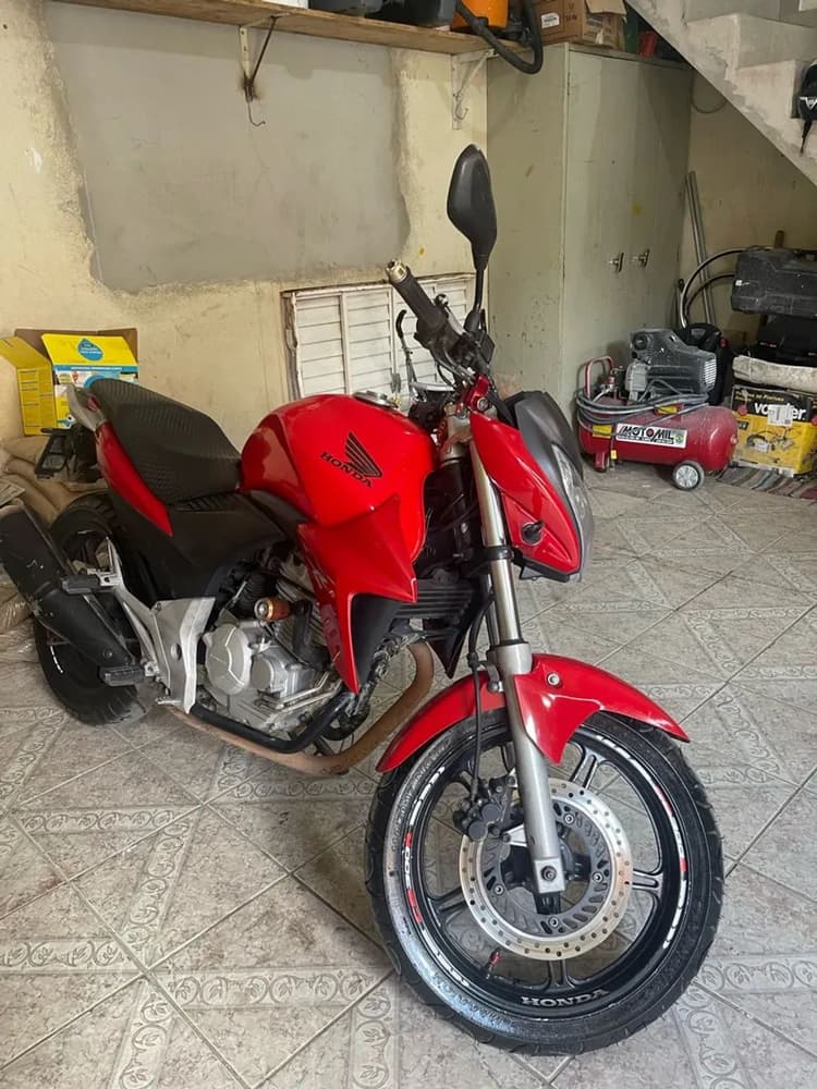 Vendo cb 300!