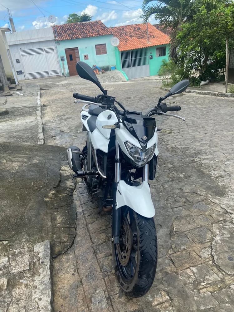 Fazer 250 branca 2019