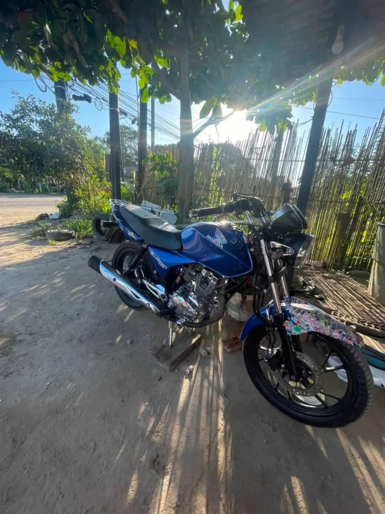 Moto extra, titan 150 2004