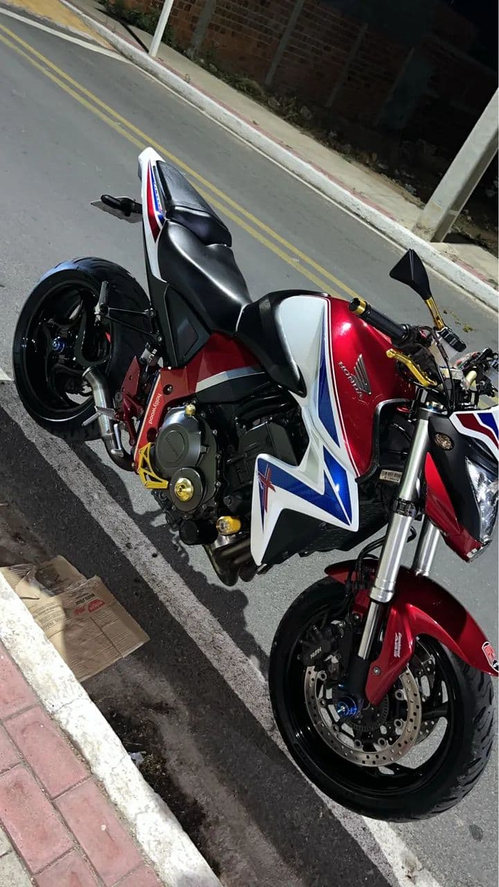 Honda cb1000r
