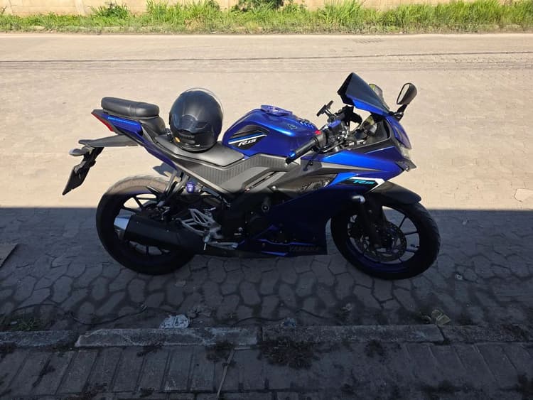 R15 muito nova