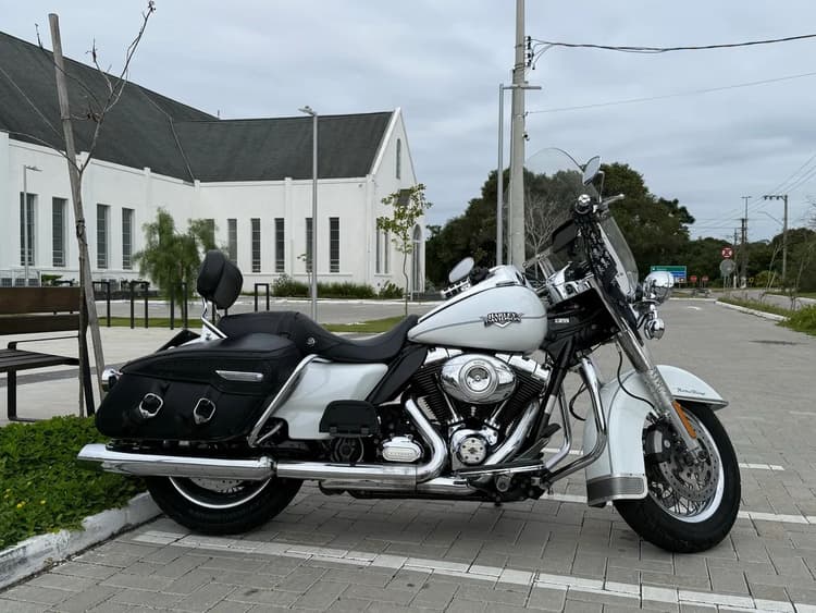 Harley-Davidson Road King Classic 2012 abaixo da FIPE