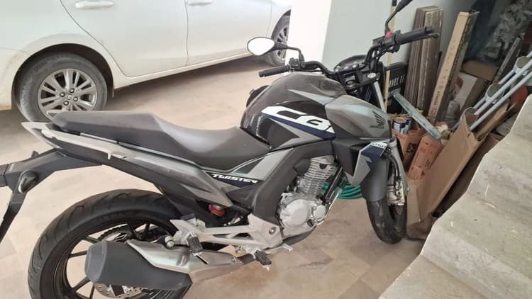 CB 250 estado de zero km