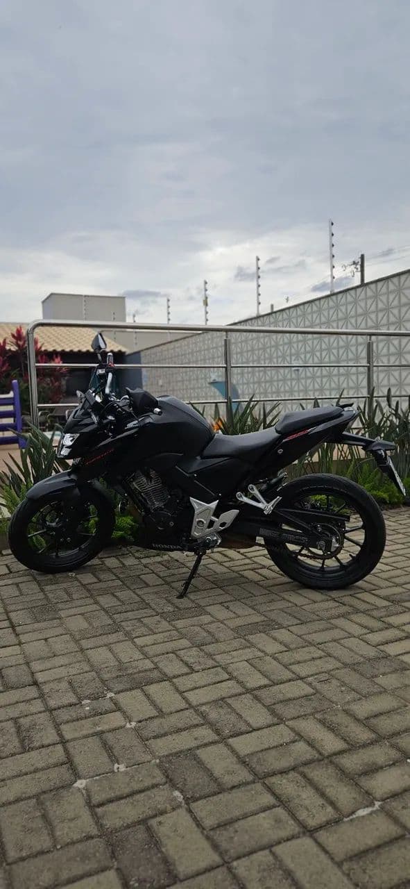 CB twister 300cc muito nova 