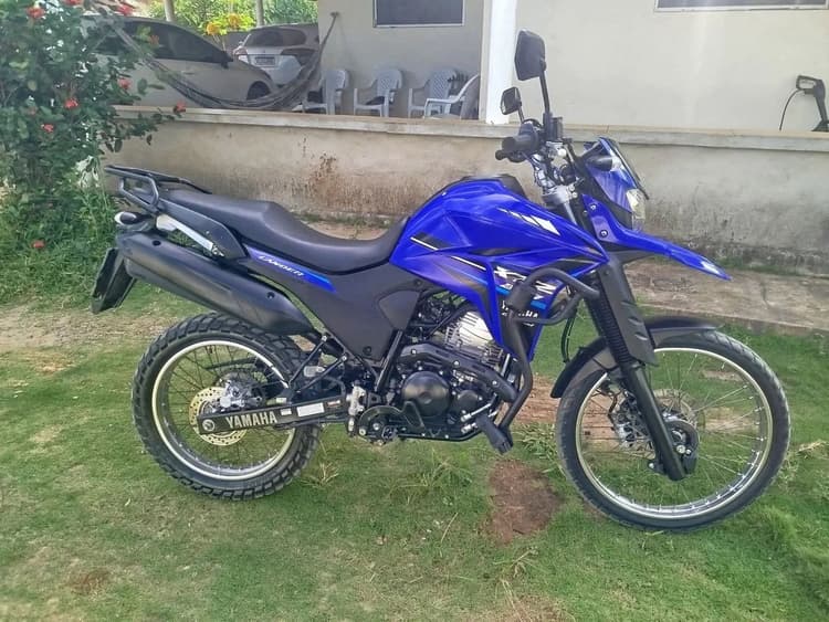 Xtz lander 250 azul