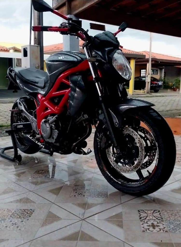 Suzuki Gladius 650