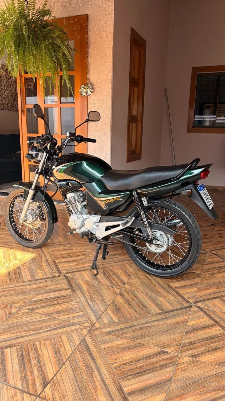 YBR 125 impecável 