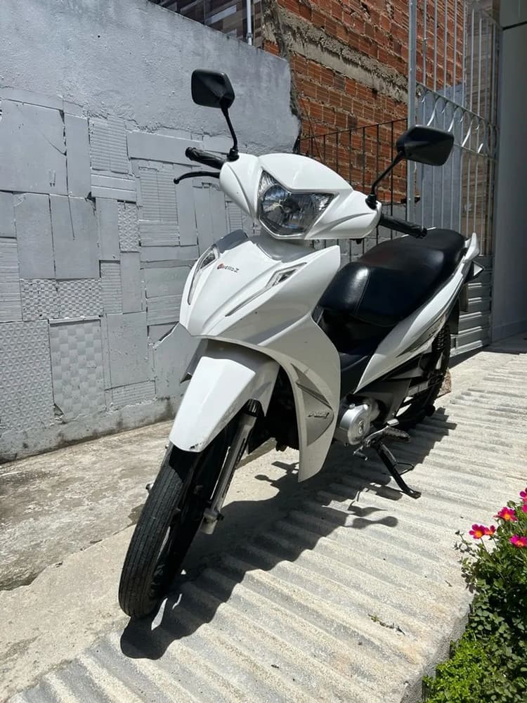 Moto Aveloz 