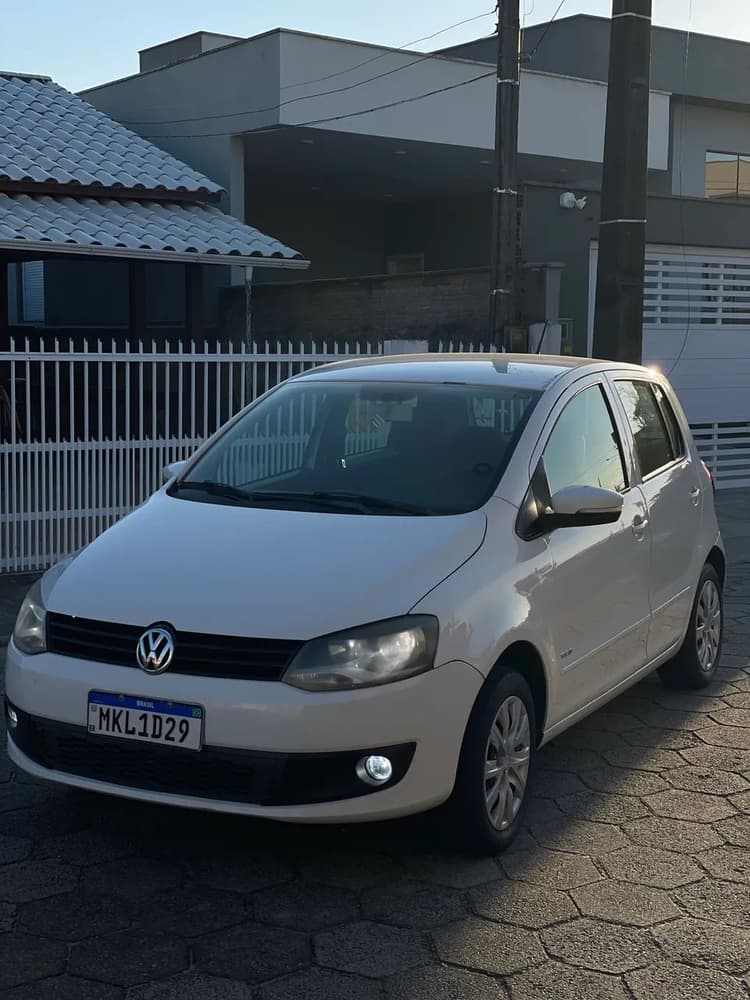 Volkswagen Fox 1.0 MI Total Flex 8V 5P 2012