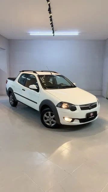 Fiat Strada Trekking 1.6 16V Locker Flex CD 2016
