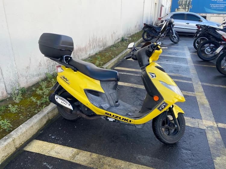 SCOOTER AMARELA 