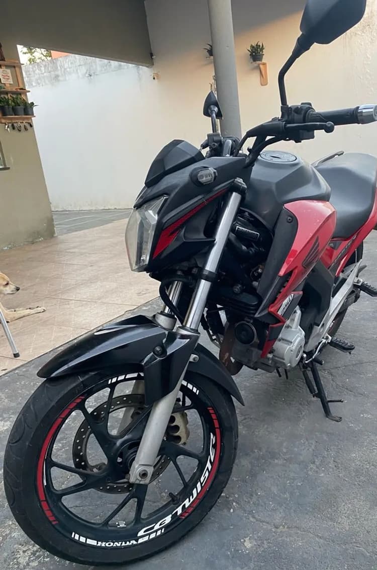 Moto CB twester 