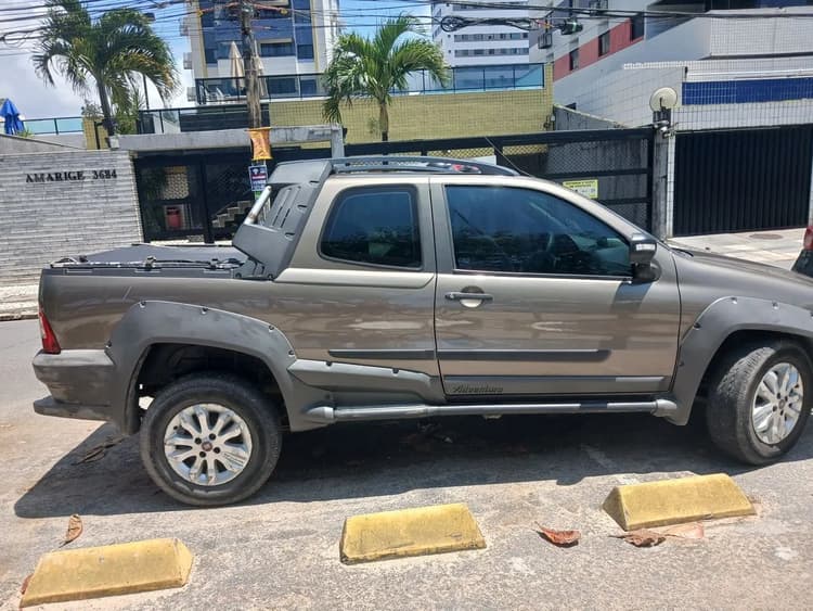 Fiat Strada Adv.1.8 16V Dualogic Flex CD 2013