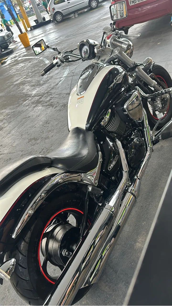 Suzuki Boulevard M800