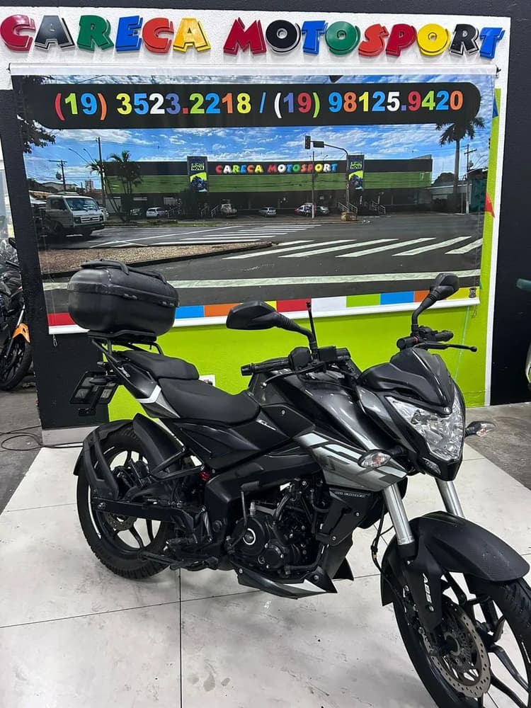 BAJAJ DOMINAR 160