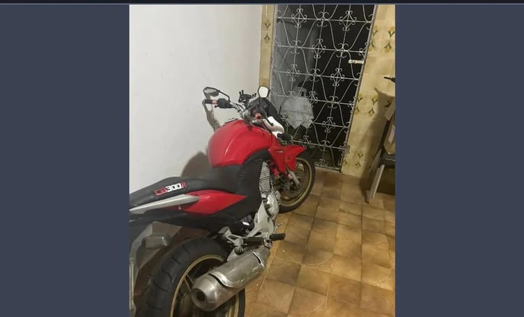 CB 300