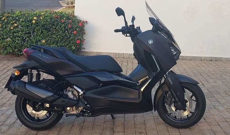 Xmax 300