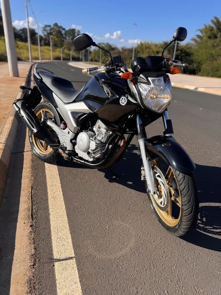 Fazer 250 em Ótimo Estado