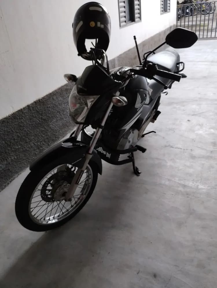 Vendo Titan em ótimo estado 