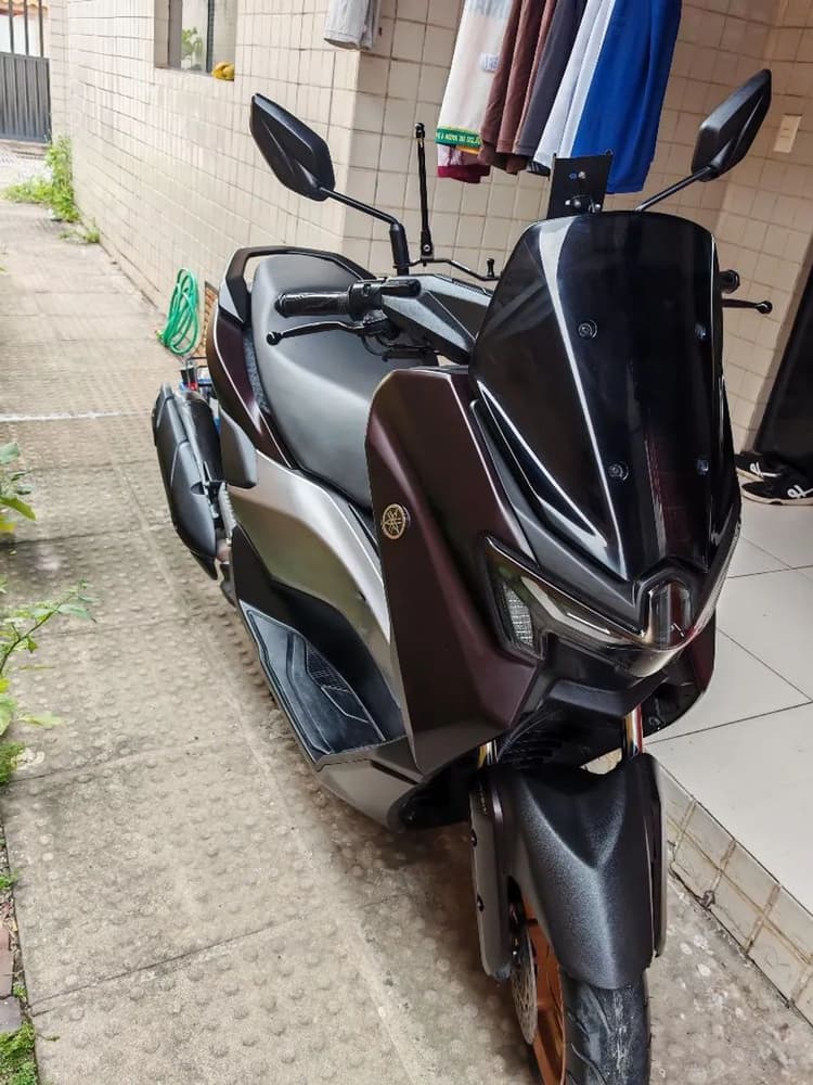 YAMAHA NMAX CONNECTED 160 PRETA 