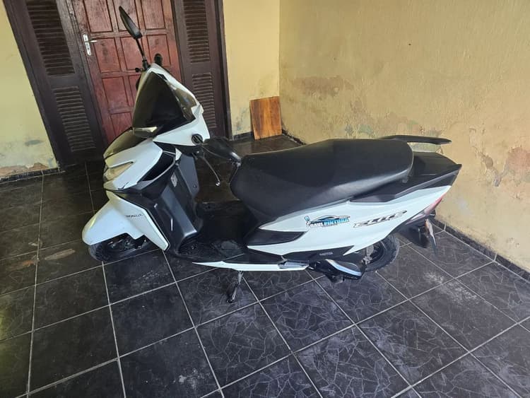 Vendo HONDA Elite.