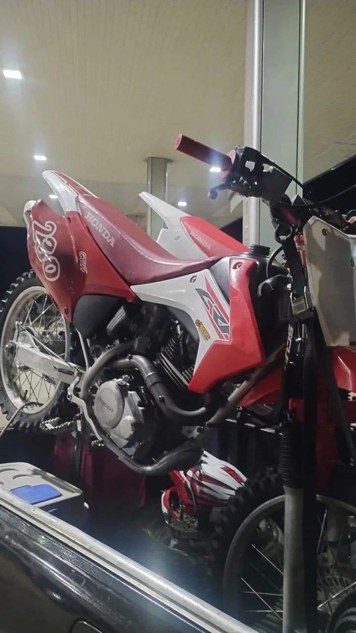 Moto CRF 2018 230F