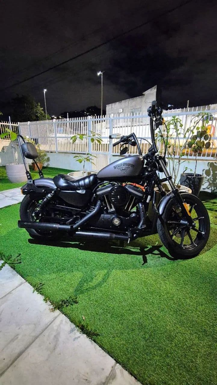 Harley Davidson iron 883