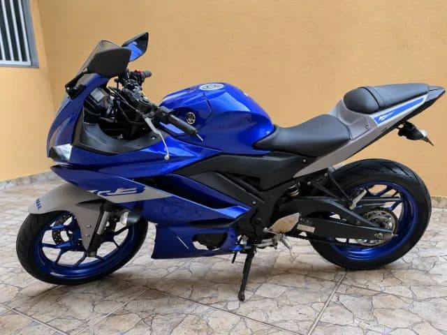 Yamaha YZF R3 ano 2022 Baixo KM