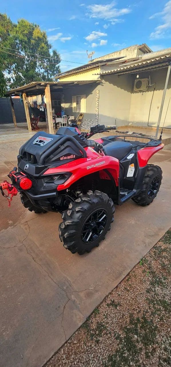 CAN AM Outlander Max XT 2025