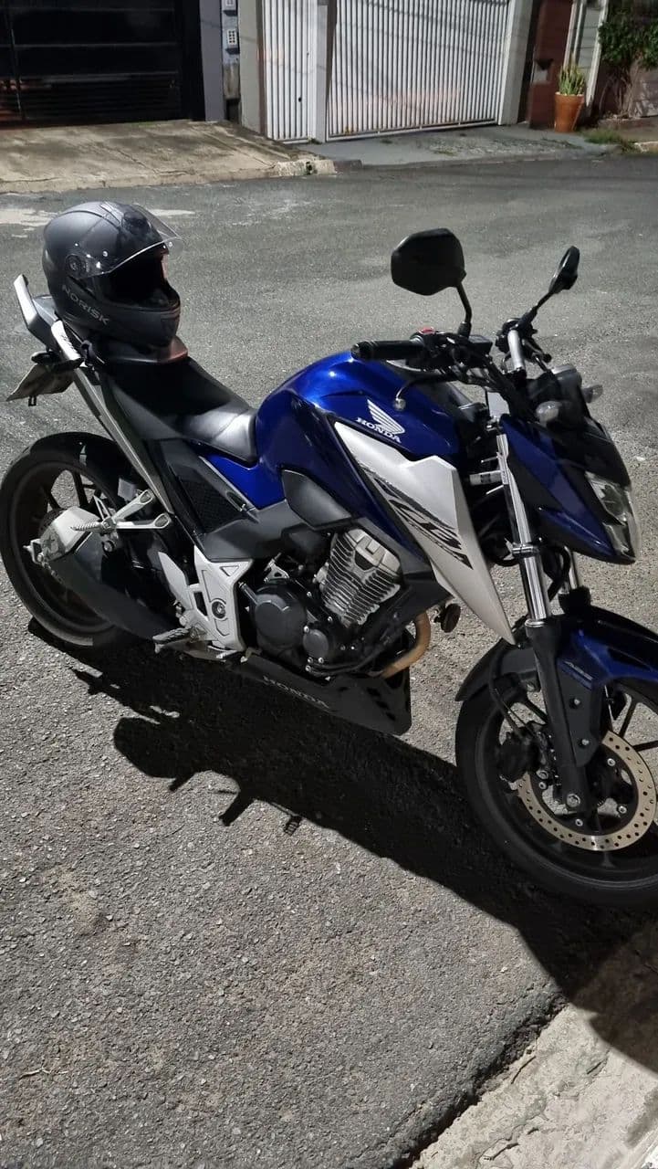 CB 300f 