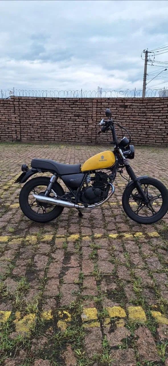 Intruder 125 2013 customizada 