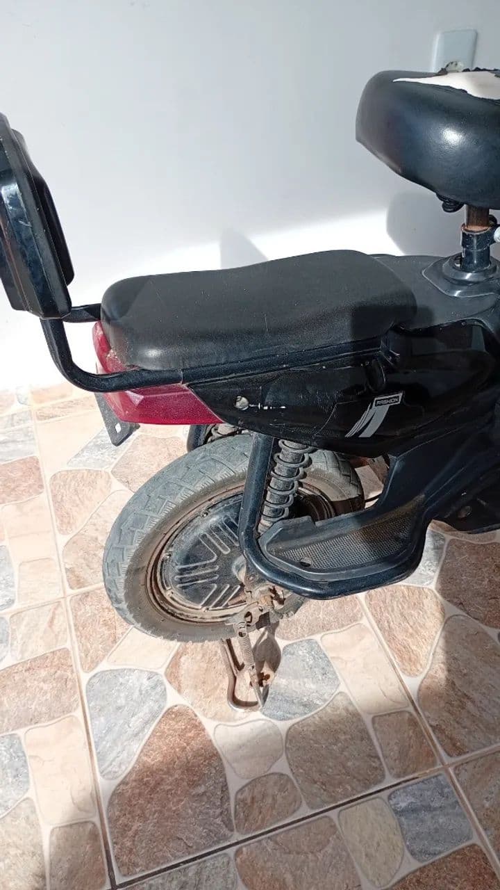 Vendo scooter eletrica em bom estado funcionando 