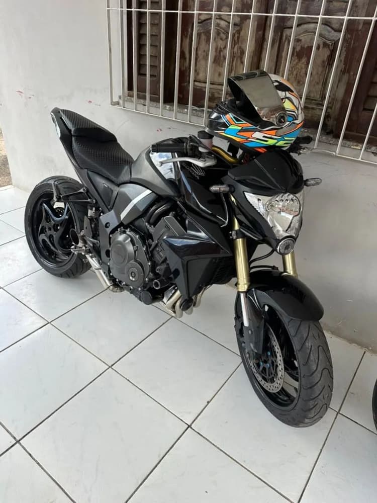 CB 1000