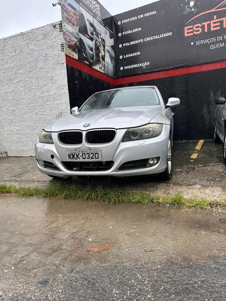 BMW 320I A 2010