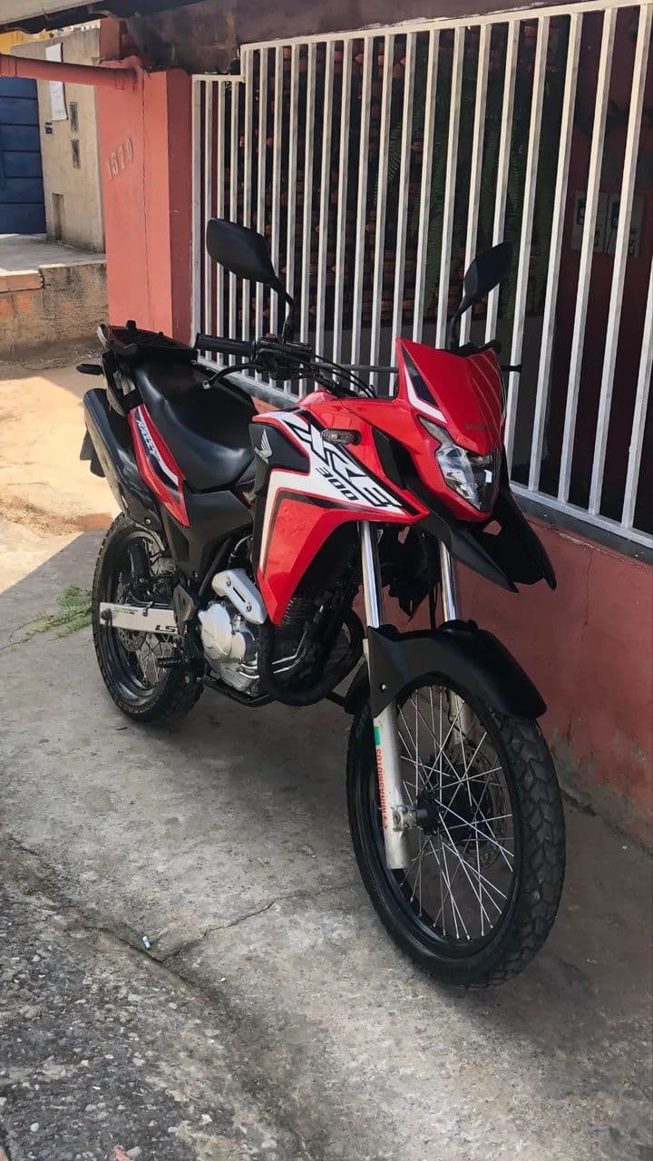 Xre 300 muito nova 