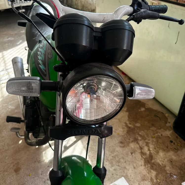 Vendo Moto em estado de Zero 