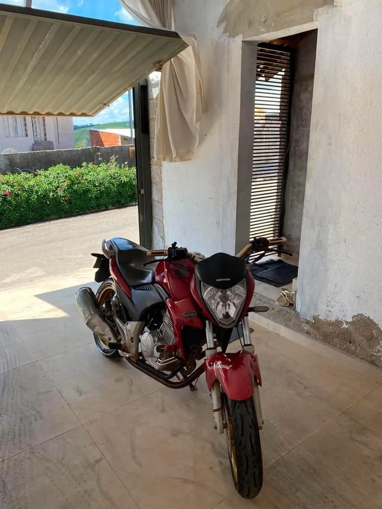cb300r 2013 moto conservada e zero !!