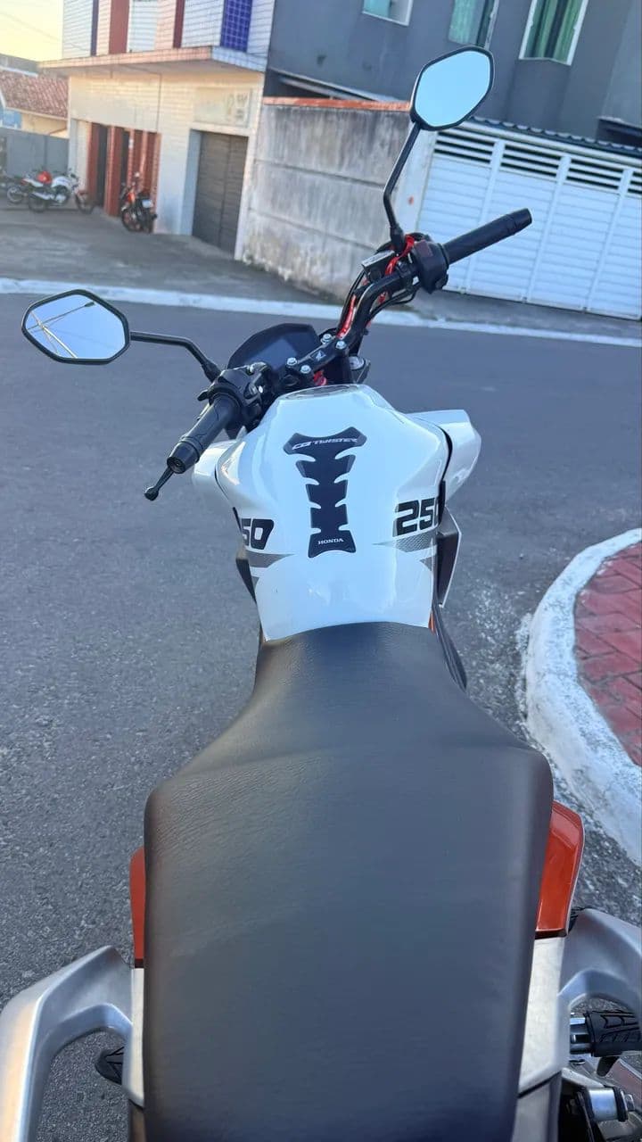 Moto cb 250f cor branco