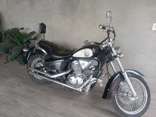SHADOW 600 1997