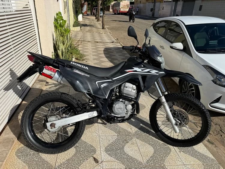 Vendo tornado XR250cc 2004 preta 