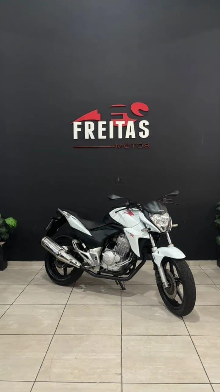 HONDA CB 300R