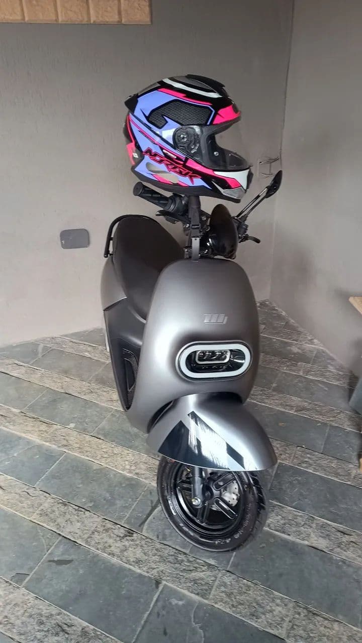  scooter SW50 2025  top a motinho 
