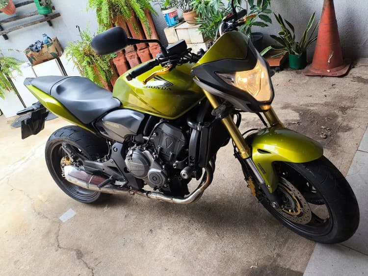 Hornet 2012 verde 