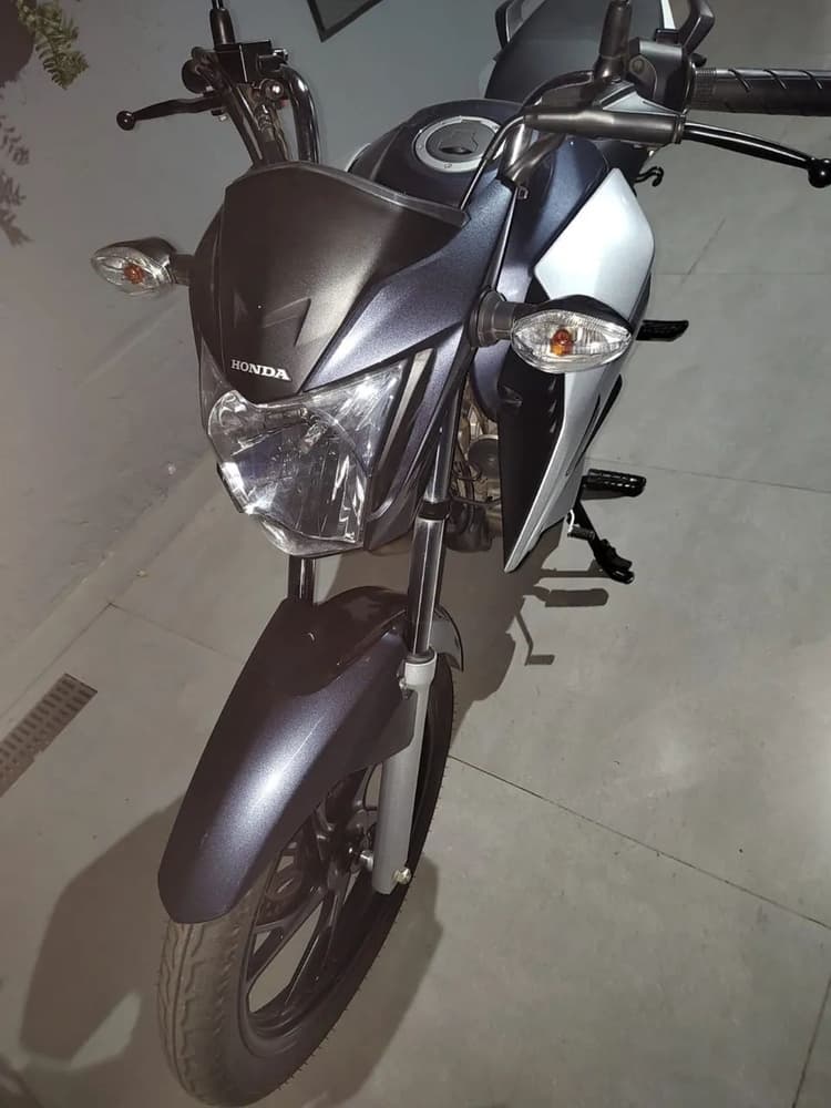 Titan 160 com 21000 km 