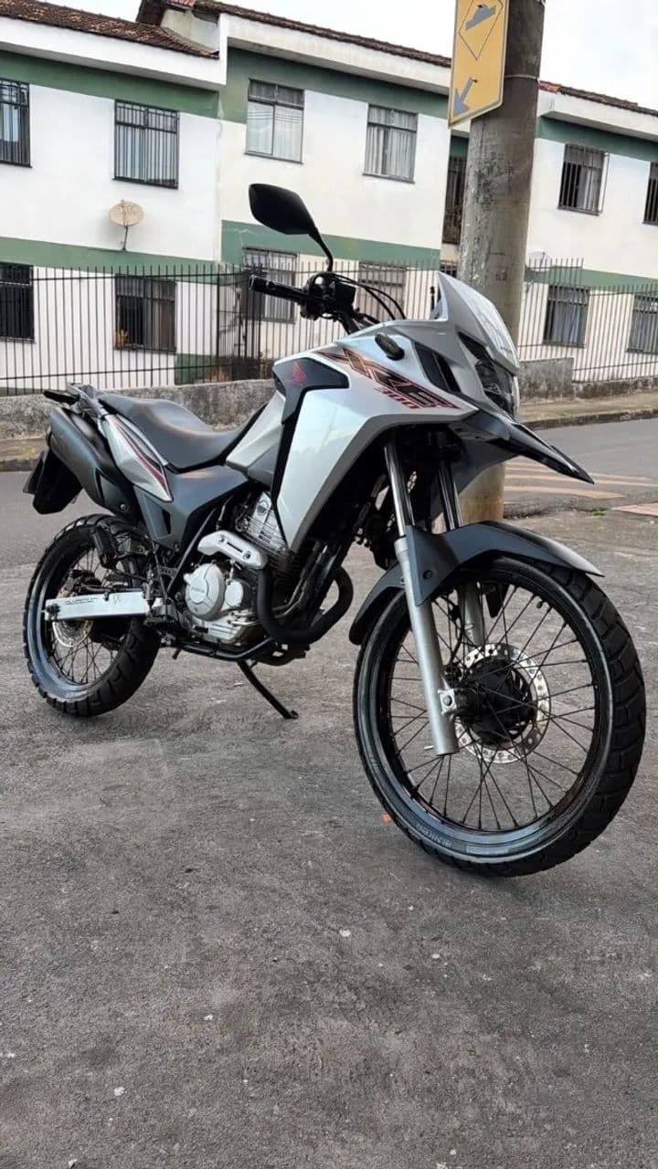 Xre 300 2021 