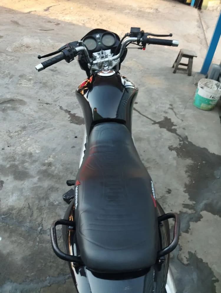 Moto em perfeito estado 