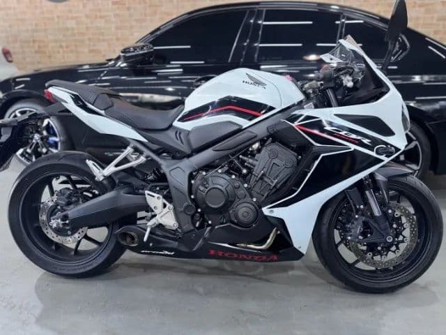 HONDA CBR 650R
