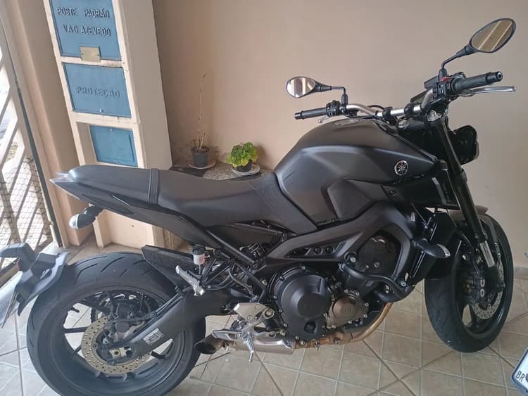 MT09